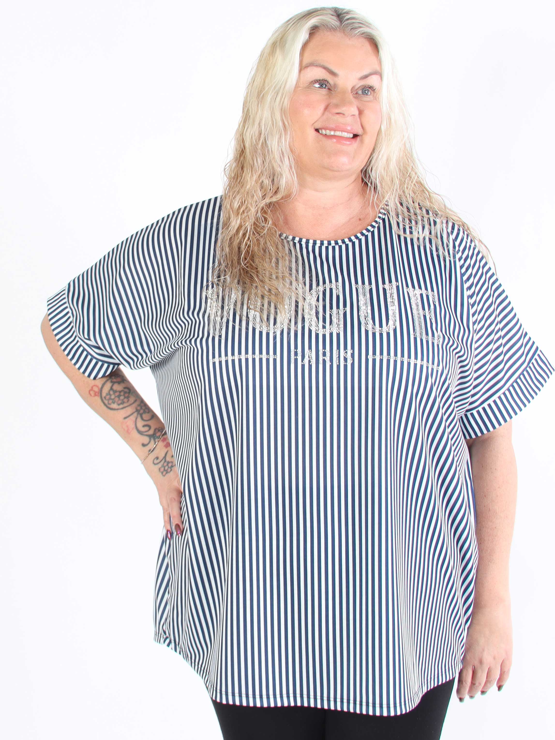 Mintu Stripe - Plus size t-shirt med vogue stående med glittrande similisten